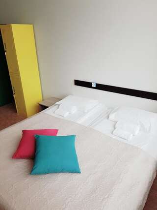 Хостелы EHE Hostel Таллин Двухместный номер с 1 кроватью или 2 отдельными кроватями, общая ванная комната-4